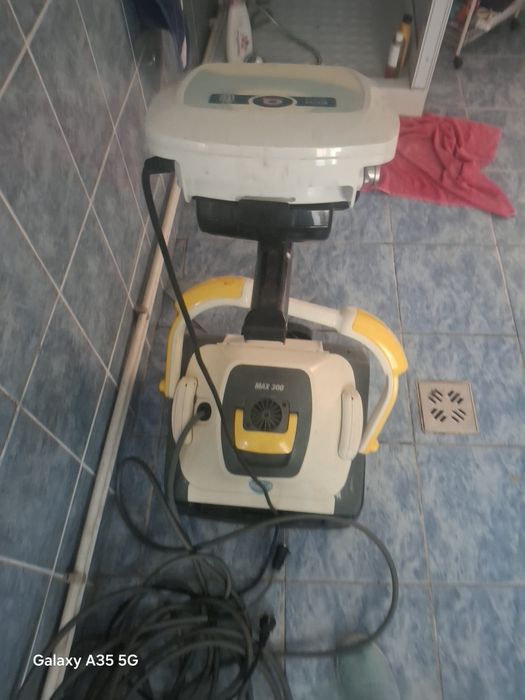 Aspirator piscina MAX 300 Profesional