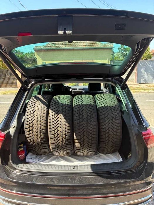 Anvelope Iarna Nokian 235/55/R18, an 2023