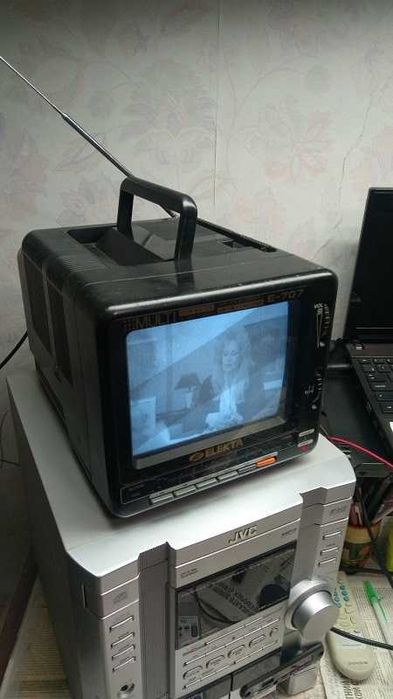 Портативные телевизоры с радиоприёмником.