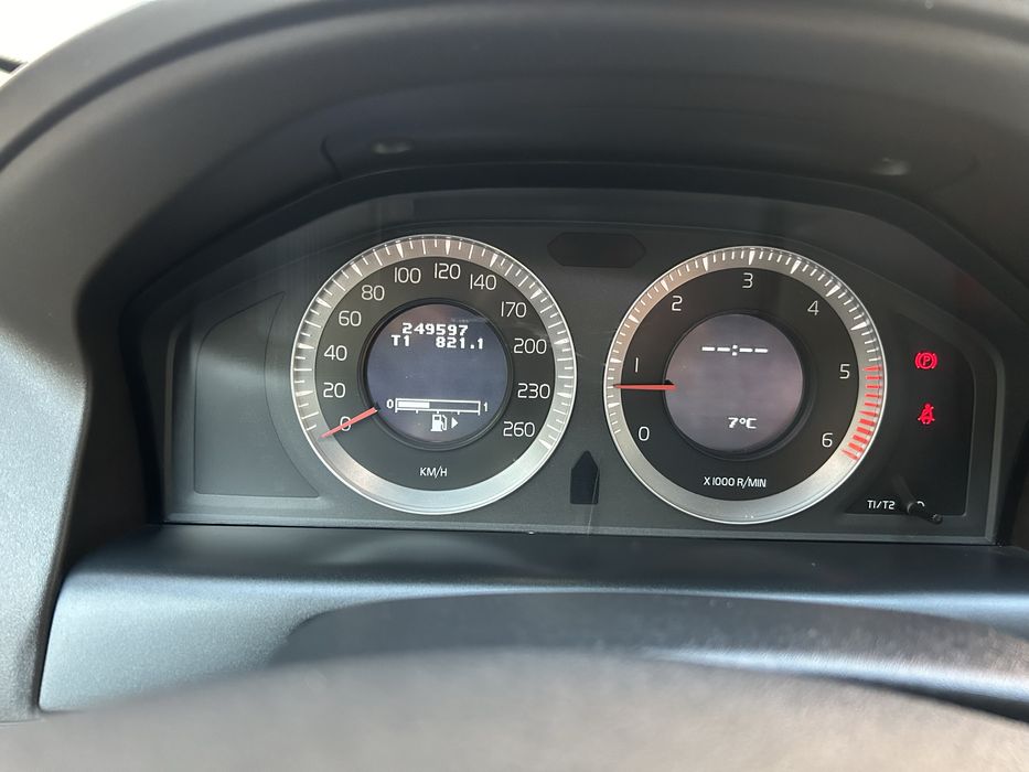 Vand Volvo XC 60, an 2009, 2.4 diesel