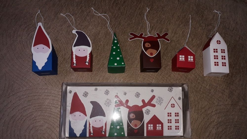 Ёлочные игрушки.