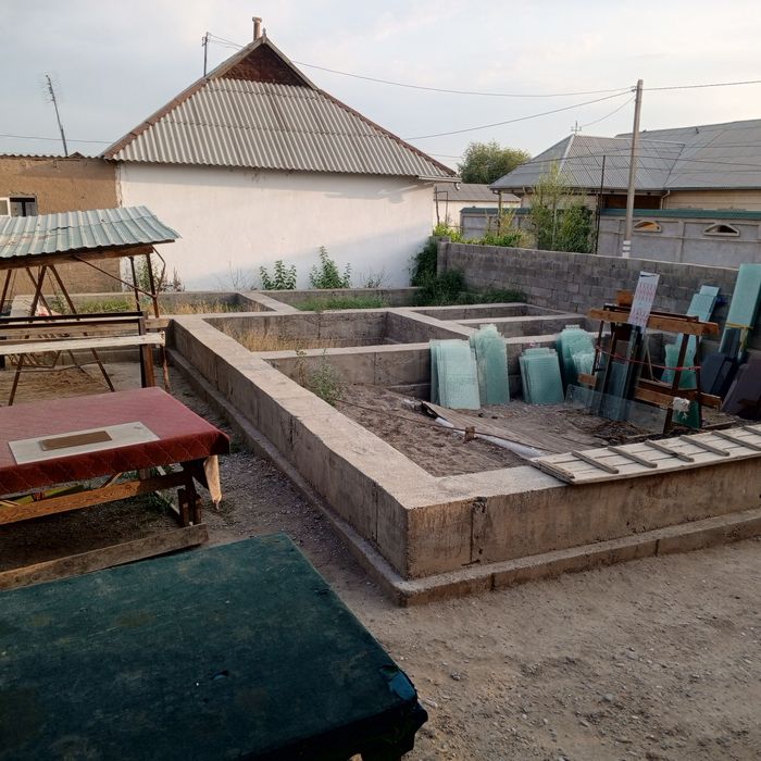 12 soʼtikli hovli uy