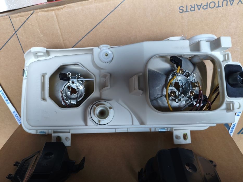 Передние Фары Фольксваген Пассат Б4