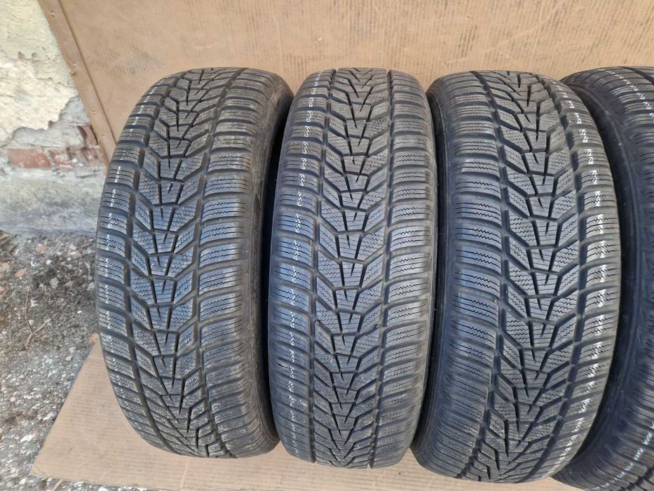 4 Hankook R17 215/65
Зимни гуми 
DOT2722