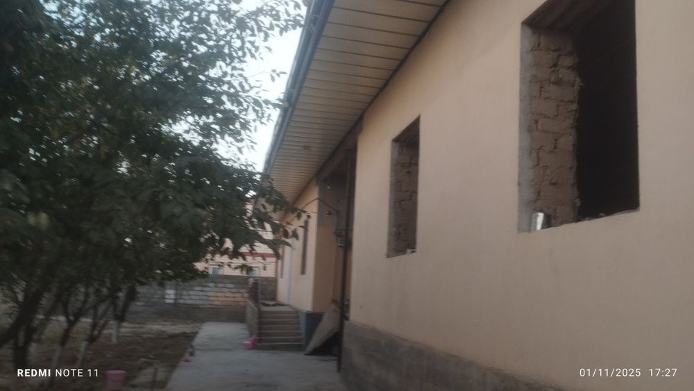 Уй сотилади ҳамма шароити бор иш