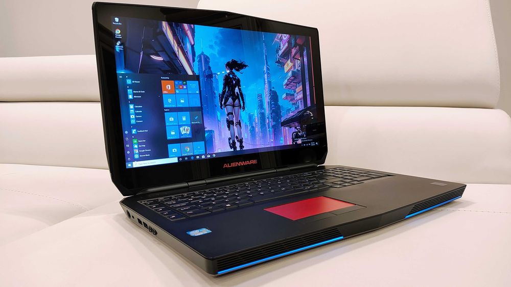 Laptop gaming ALIENWARE ,intel core i7  ,display de 17,3"  touchscreen