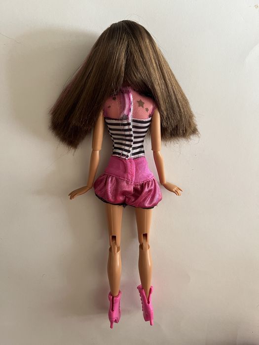 Кукла Барбие Barbie Fashionistas Sassy 2009
