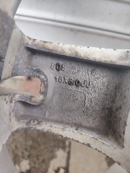 Продам комплект внедорожных шин с дисками