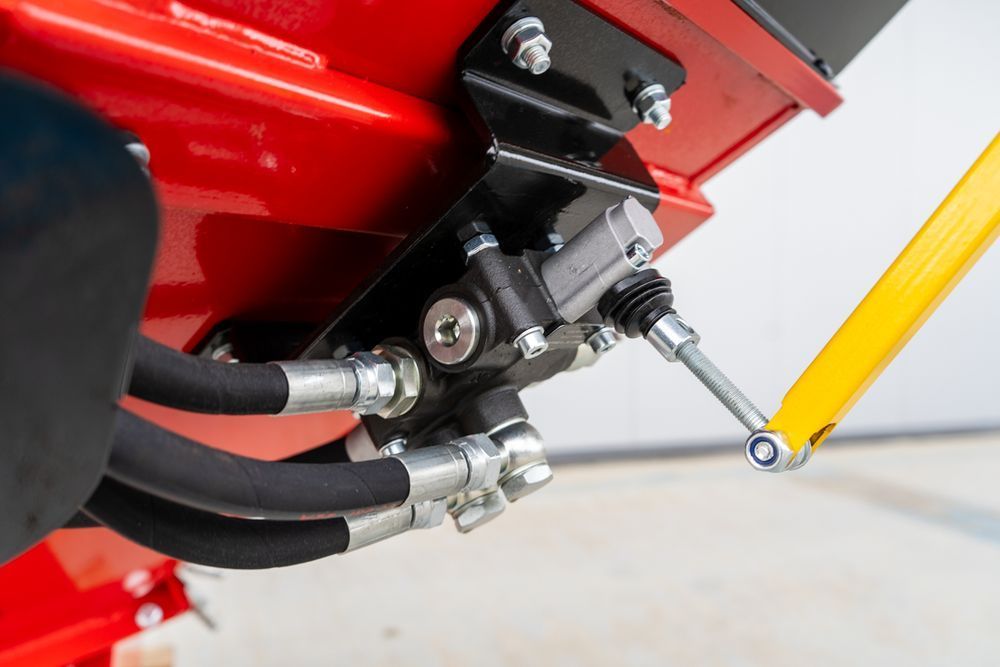 tocător crengi la tractor rt 630 r cu role de tragere