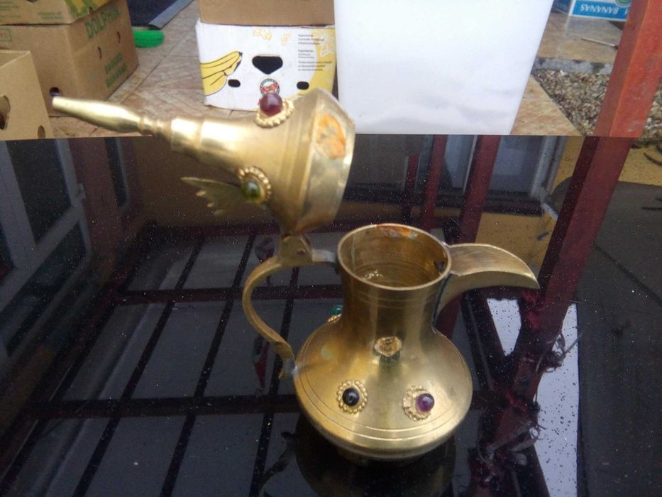 Carafe din bronz/alama