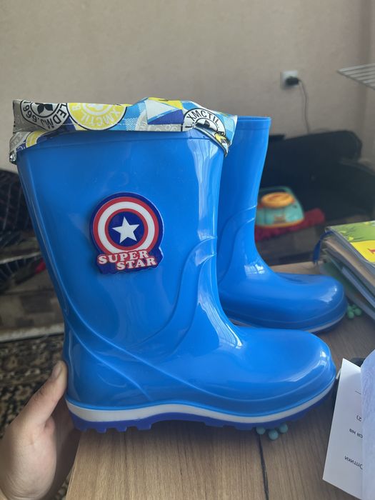 Новые резиновые сапоги