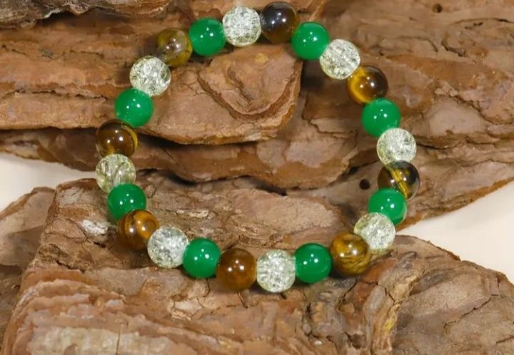 Гривна от скъпоценни камъни  за изобилие