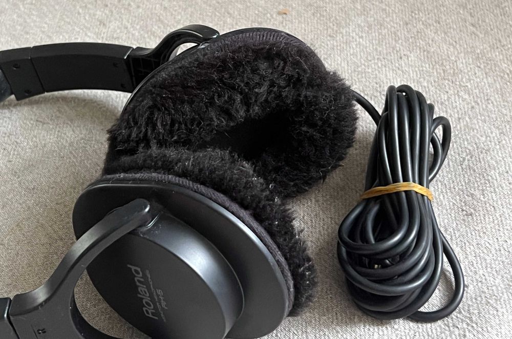 Casti Roland RH 5 monitor, functionare perfecta, stare buna cablu lung