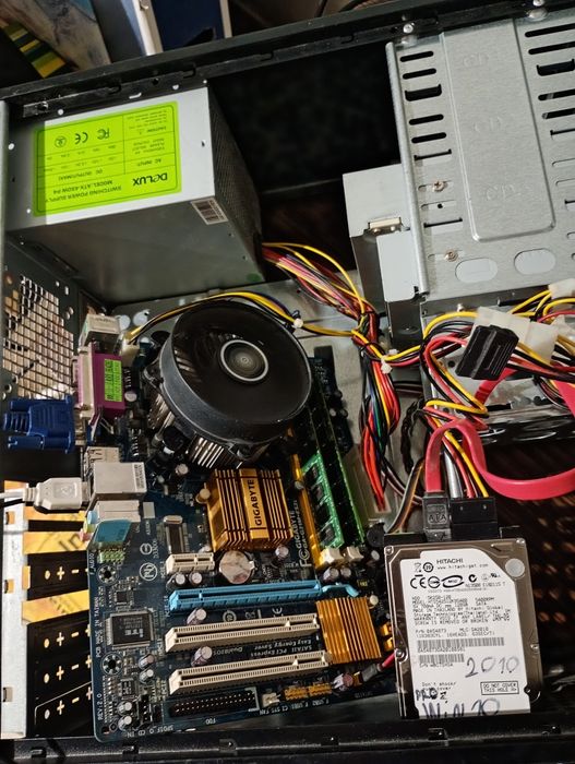 Vând tot ce se vede PC laptopuri