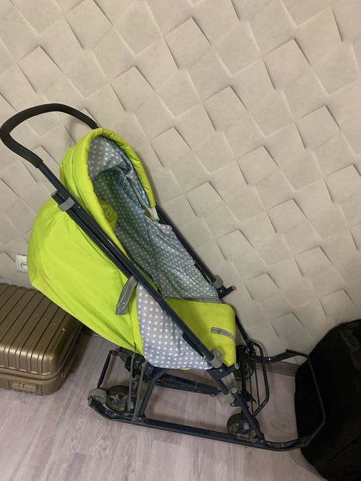 Продам санки в хорошем состоянии