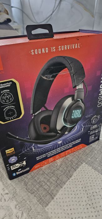 Casti jbl quantum 800