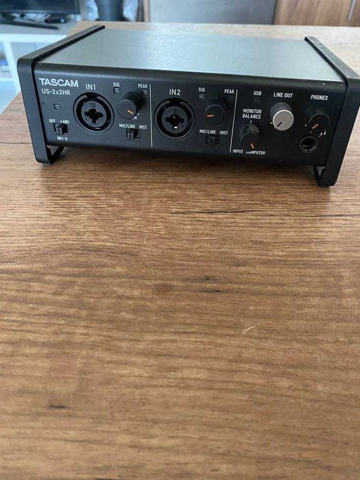 Tascam US-2x2HR USB аудио интерфейс