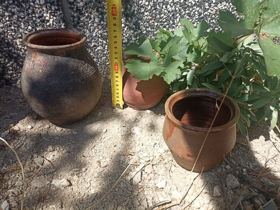 Стари грънци за престижна къща с двор!За ценители.