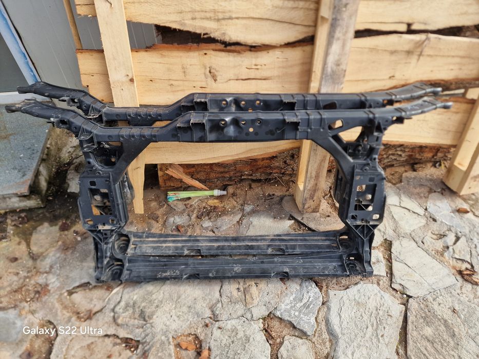 Bara fata audi a4 b8 facelift. Trager