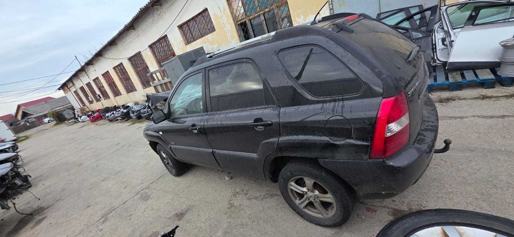 Dezmembrez Kia Sportage 4x4 2.0 CRDI cod motor D4EA euro 4an 2007