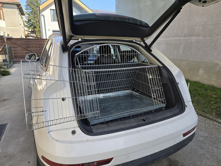 Cușcă pentru cățel pentru portbagajul mașinii