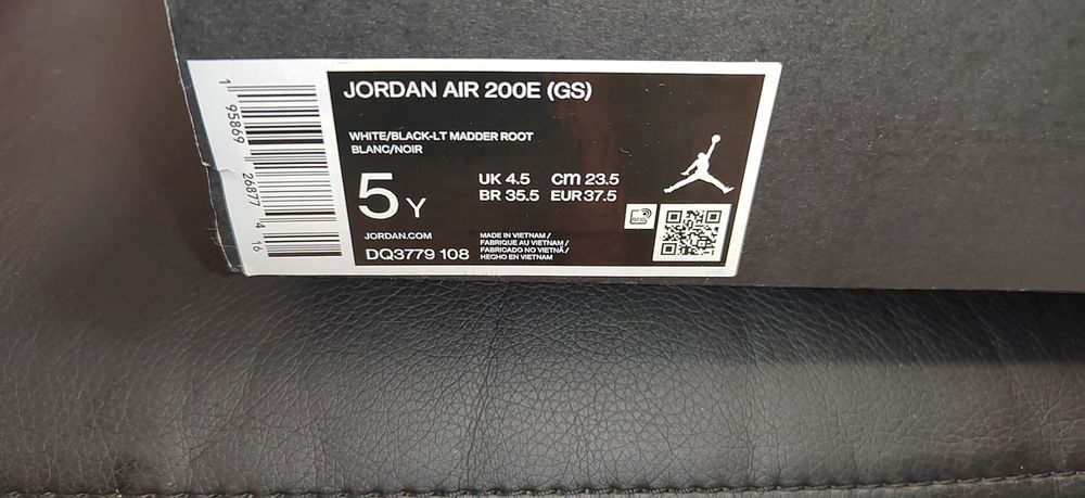 Nike Air Jordan 200E GS, номер 37,5