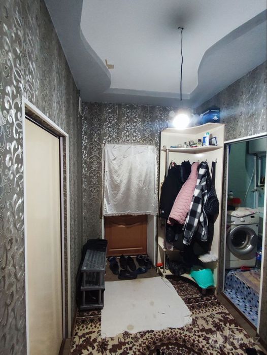 Uy sotiladi srochna 2 hona . Chirchiq shahri 9 mikrarayonda