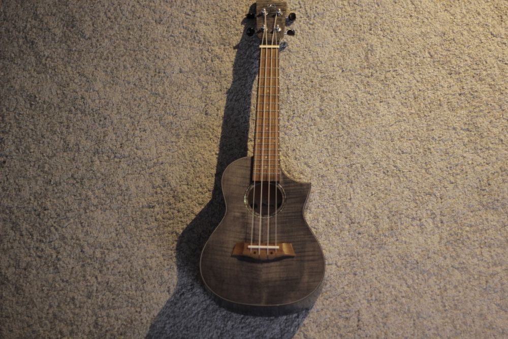 Ukulele Concert Manoa Vas