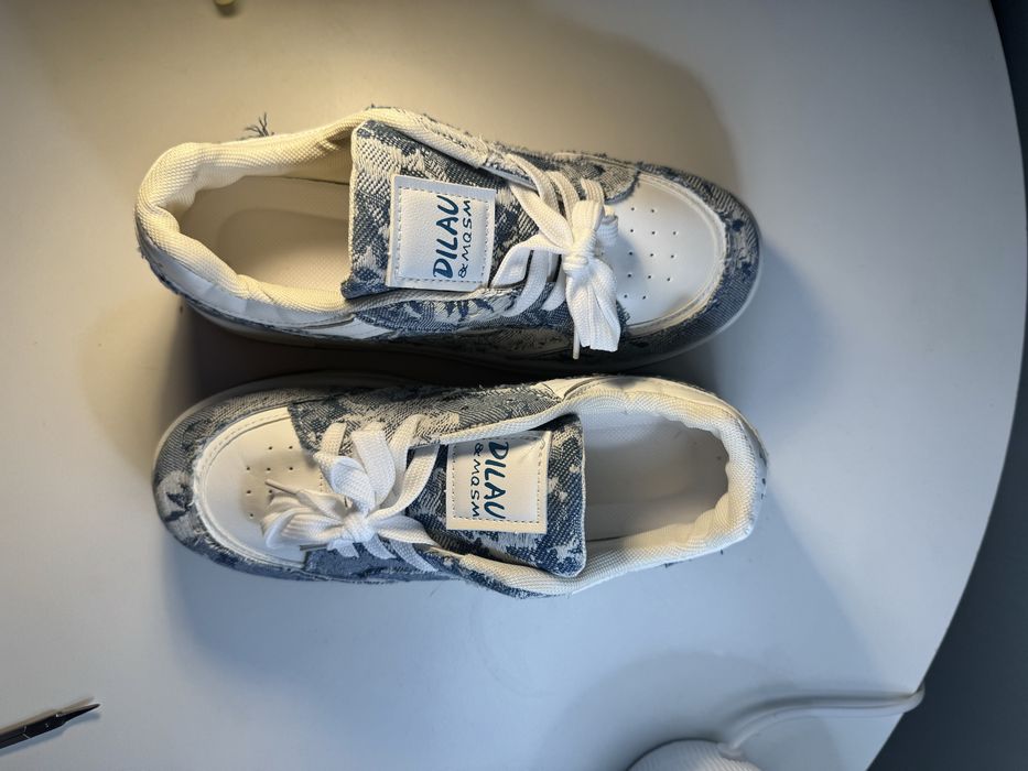 Кроссовки Dilau размер 40-41