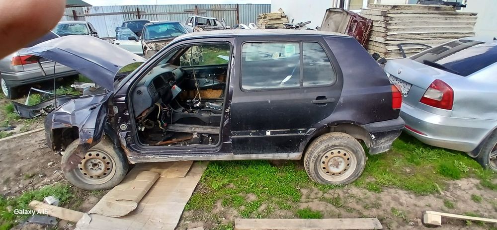 Разбор гольф3 запчасти Volkswagen Golf 3