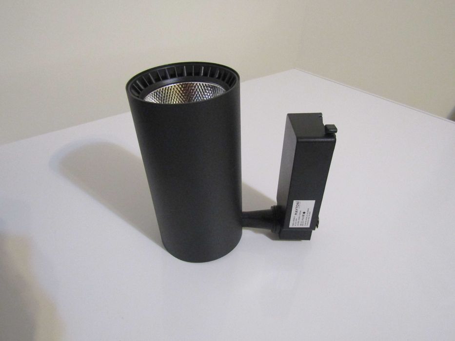 Светильник Maytoni TR003-1-40W4K-B