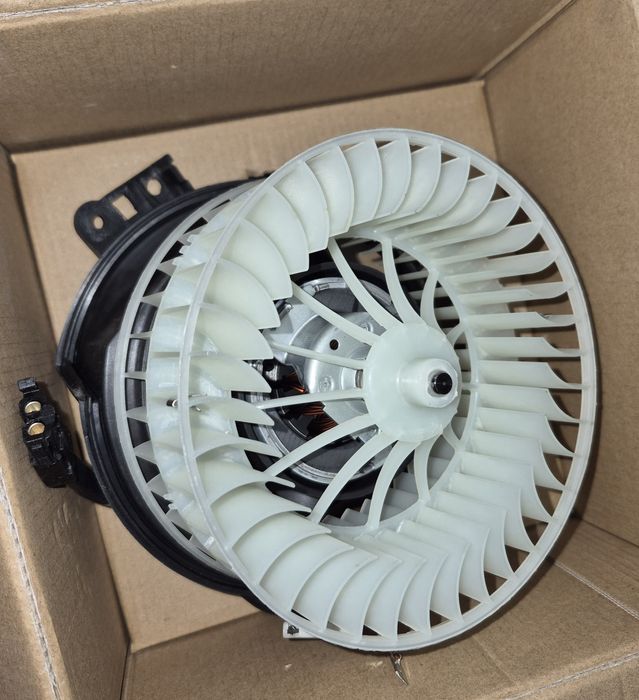 Продам доки Мерс124