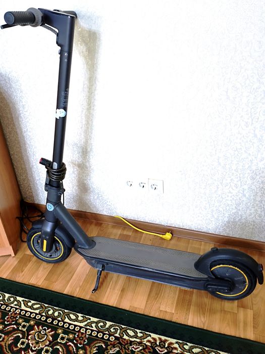 Найнбот g30P электросамокат