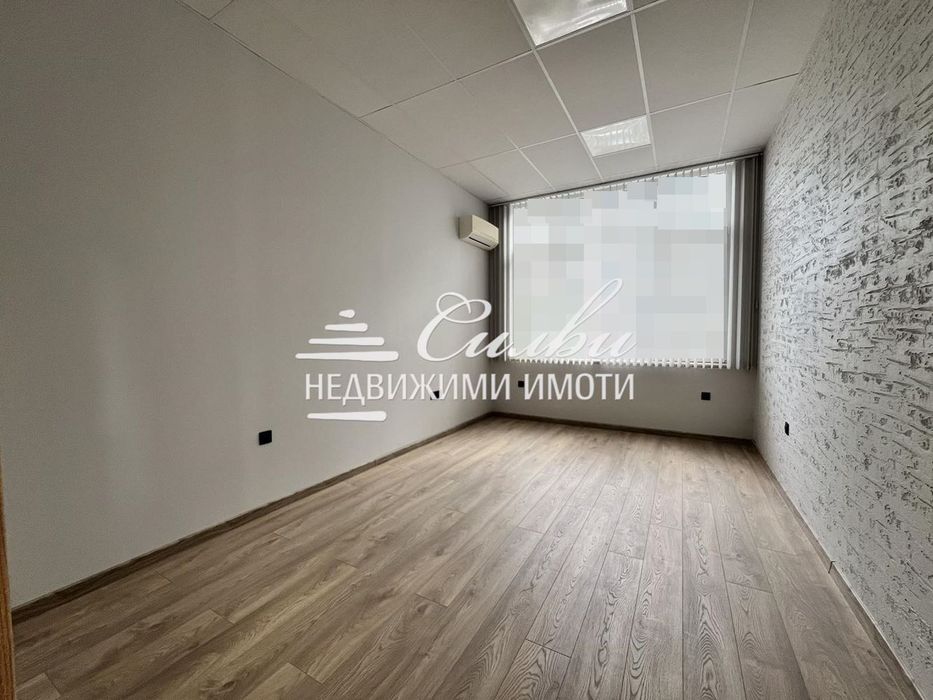 Дава се под наем Офис в Шумен, Център - 22 кв.м за 229.5 € - Снимка #1