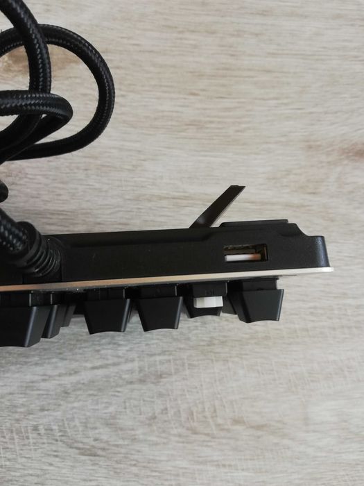 Logitech G413 silver механичка клавиатура с подсветка