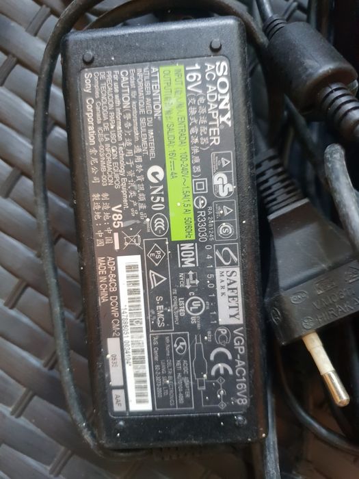 Incarcator asus 19V si sony 16V
