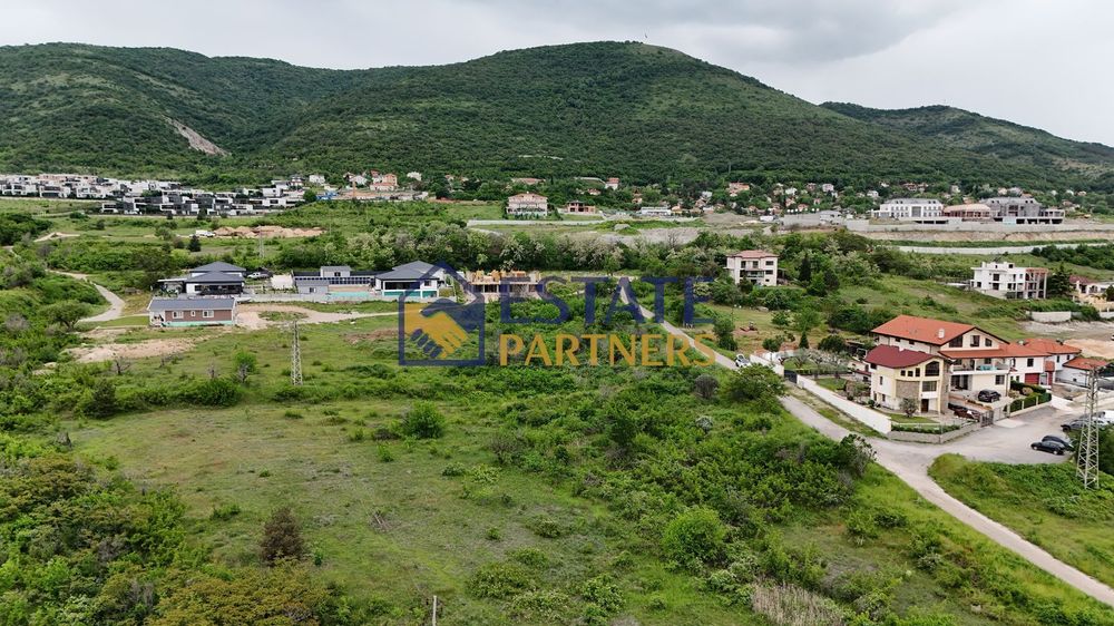 Парцел в Пловдив, област-с.Марково площ 1058 цена 127000