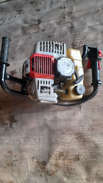 Продается бензобур в хорошем состояний