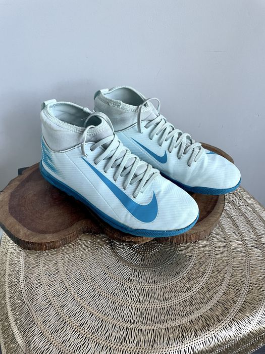 Футболни обувки Nike -  номер 33,5