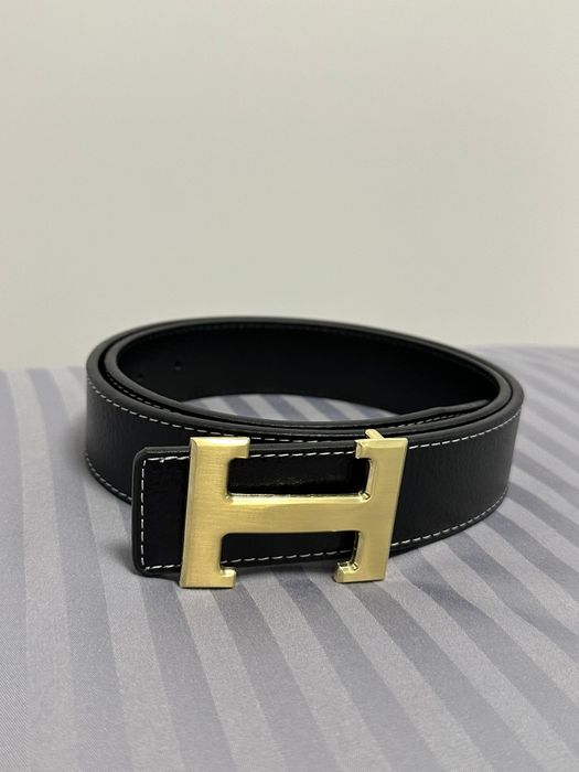 Curea Hermes noua din piele neagra cu catarama aurie lungime 110,cm