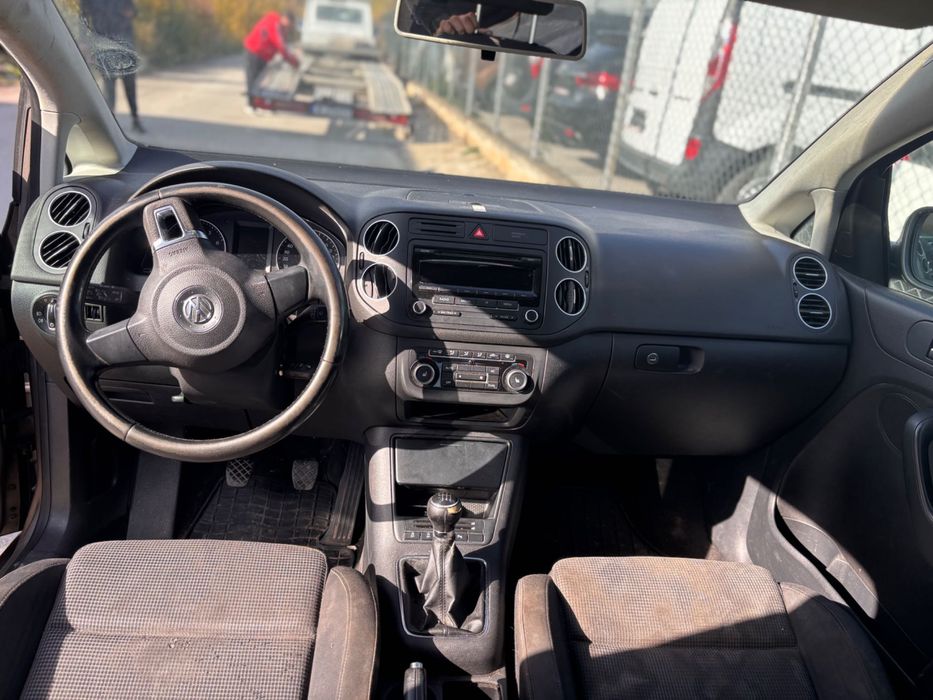 Volkswagen Golf Plus на части
