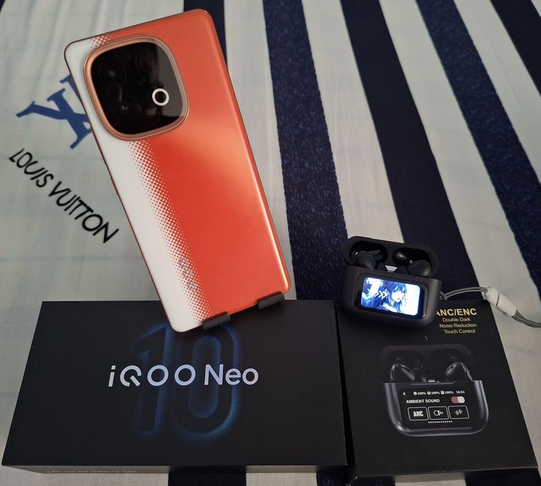 Игровой iQOO Neo 10, память 16/256