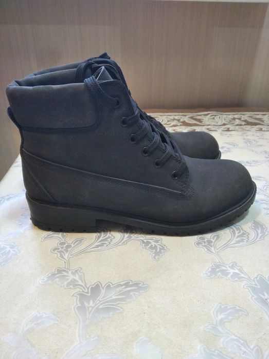 Ботинки (38)   .