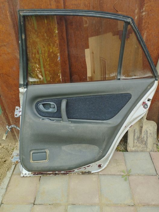 Дверь Мицубиси Галлант хэтчбек