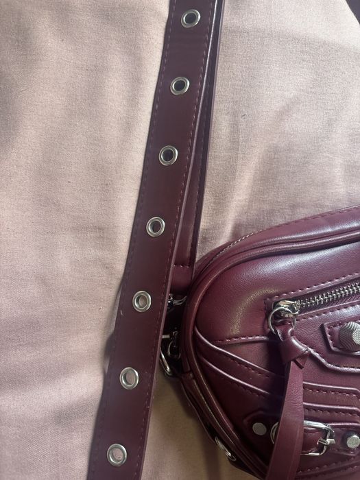 Стильная бордовая сумка