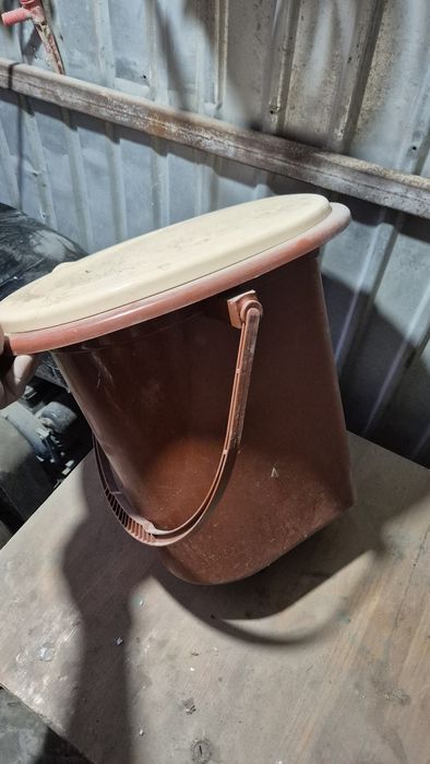 Инвалид горшок ведро