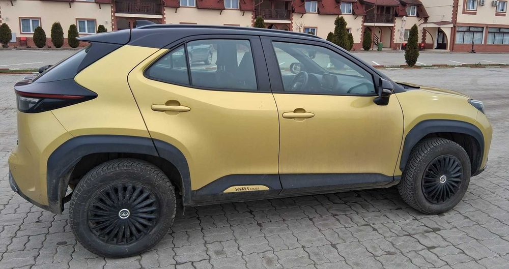 VÂNZARE Toyota Yaris Cross Hybrid,4x4, an 2023, Preț: 19.800 euro + TVA