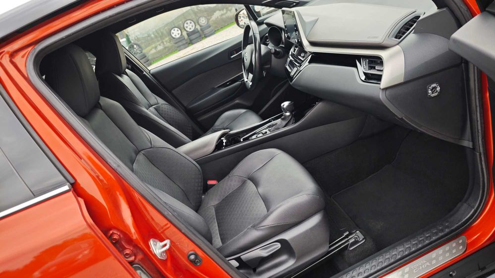 Toyota C-HR 2.0 184ks Hybrid Premiere