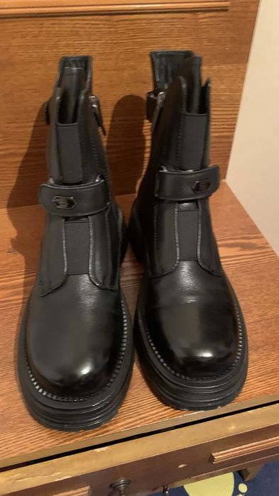 Продается кожанный сапог женский