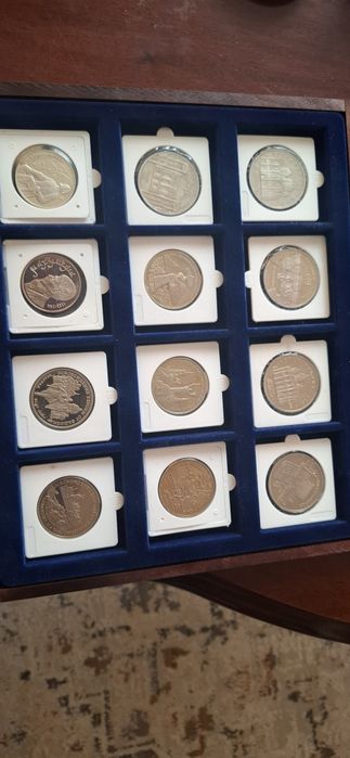 Колекция от 12 юбилейни монети